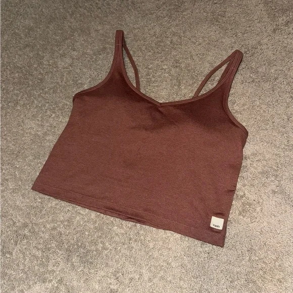 Vuori Halo Performance tank - Picture 3 of 10